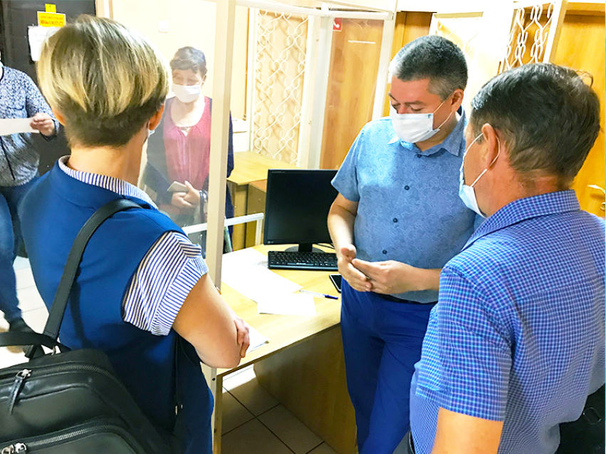 Евгений Казаченко проверил работу Краевого центра социальной защиты населения после обращений забайкальцев